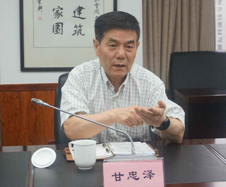 市人大城市建設環(huán)境保護委員會(huì )主任委員崔明華調研協(xié)會(huì )