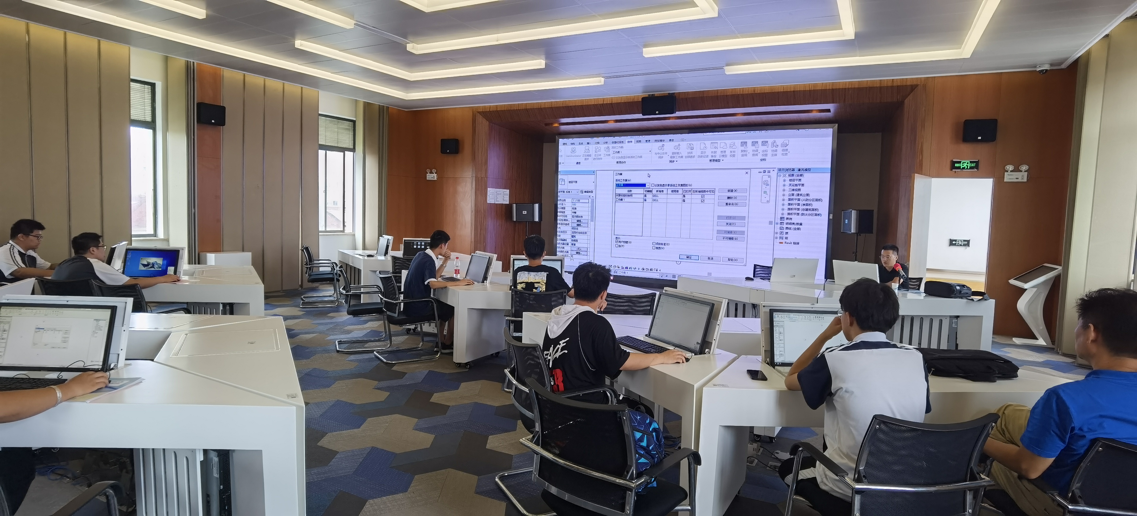 備戰‘世賽’-上海市建筑信息模型技術(shù)精英齊聚上海集訓基地