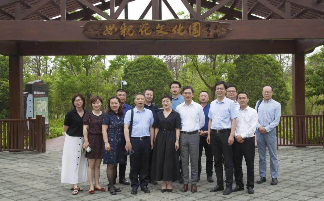 共話(huà)綠水青山聚力城市更新市人大常委會(huì )基層立法聯(lián)系點(diǎn)市綠色建筑協(xié)會(huì )召開(kāi)青年委員會(huì )工作會(huì )議