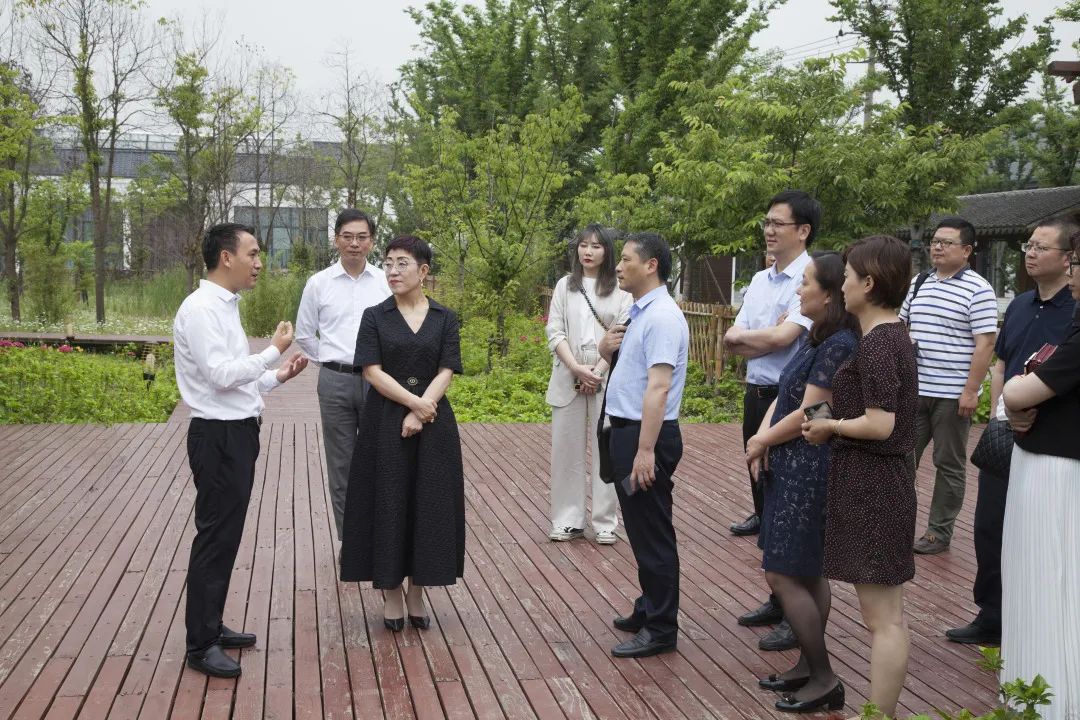 共話(huà)綠水青山聚力城市更新市人大常委會(huì )基層立法聯(lián)系點(diǎn)市綠色建筑協(xié)會(huì )召開(kāi)青年委員會(huì )工作會(huì )議